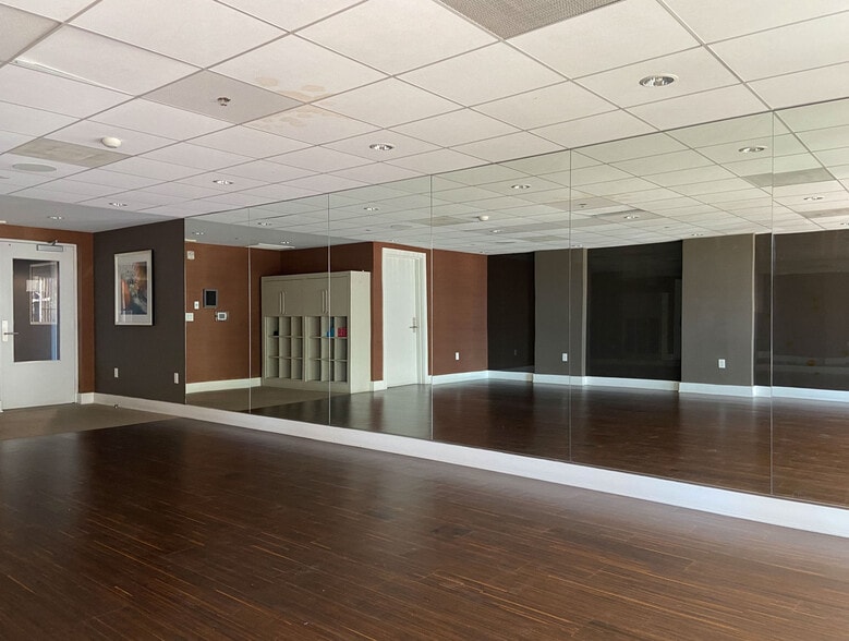 Building Photo - 13488 Maxella Ave