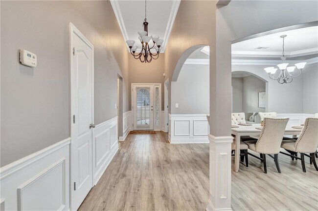 Building Photo - 1141 Carillon Dr SE