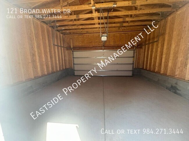 Building Photo - 121 Broadwater Dr