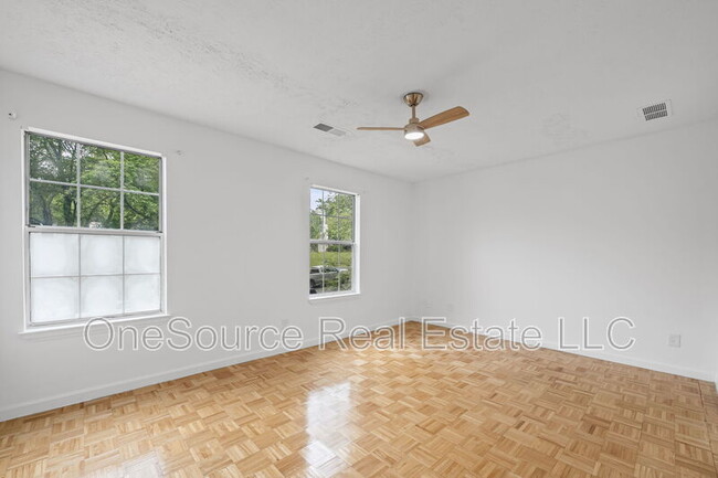 Building Photo - 1086 Huntington Ter SE