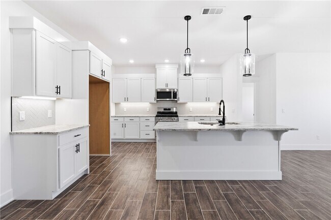 Building Photo - 87 N Banner Ave