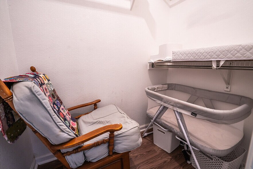 Building Photo - 904 Melted Candle Cove