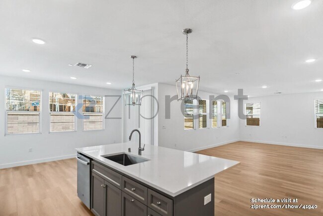 Building Photo - 439 Monastery Dr