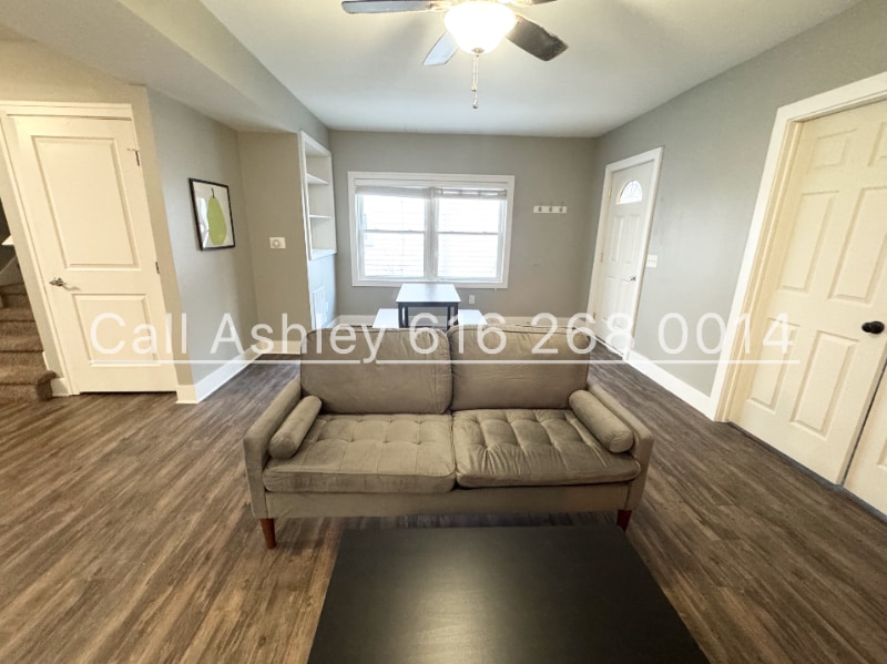 Building Photo - 1032 Logan St SE