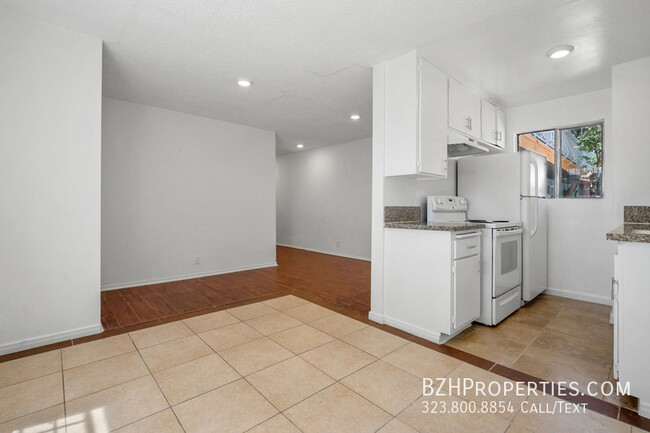 Building Photo - Beautiful 2 Bedroom in Prime Hollywood