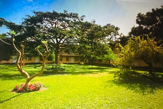 Building Photo - 5150 NE 6th Ave