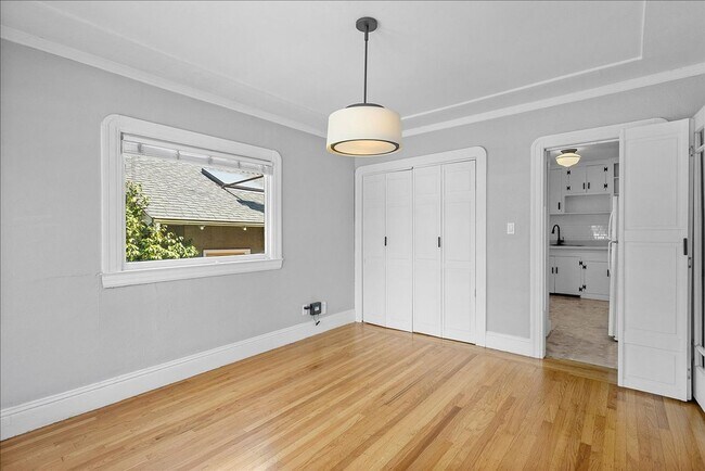 Building Photo - 5020 Shafter Ave