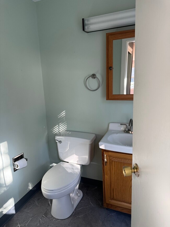 Building Photo - 10 Windorf Cir