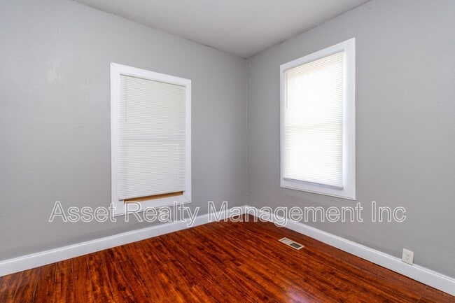 Building Photo - 1401 Hannah Ave