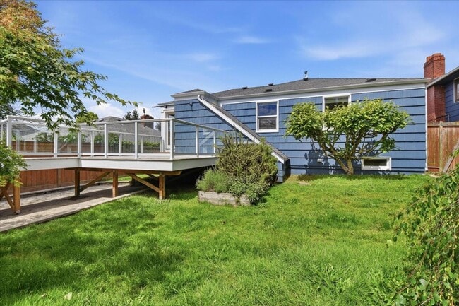 Building Photo - 3bd/2ba Seattle Home