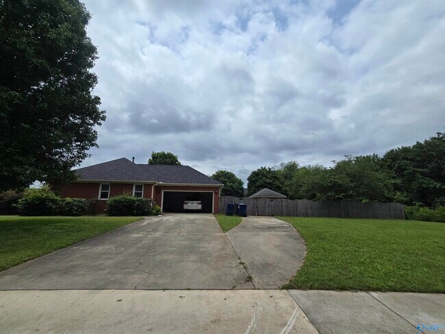 Building Photo - 100 Tanglefoot Dr