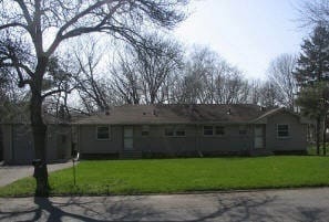 Building Photo - 4BR/2BA Duplex with Hardwood Floors & 2 Car Garage- Golden Valley, Available April 1st