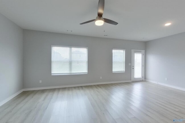 Building Photo - 6405 Upchurch Dr