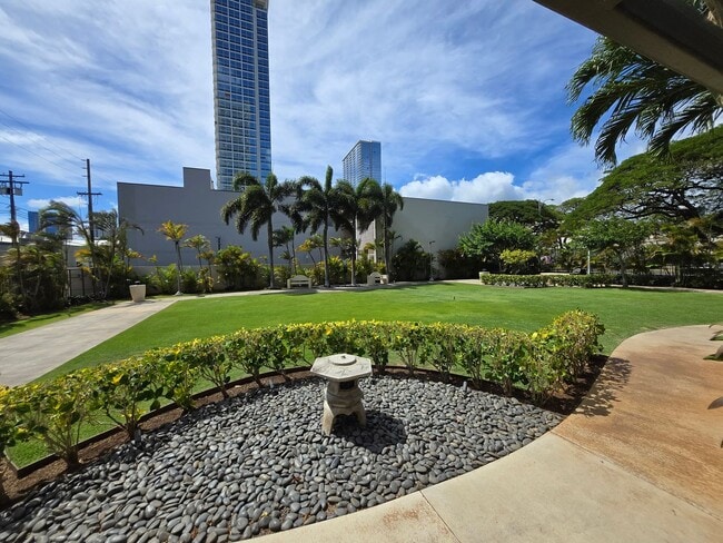 Building Photo - Pacifica Honolulu, 2 bdrm, 2 bath, 2 covered parking, just below the Penthouse