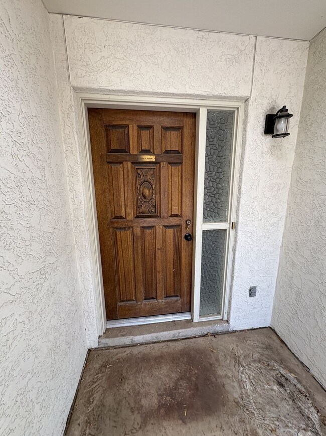 Building Photo - 9061 E Palms Park Dr