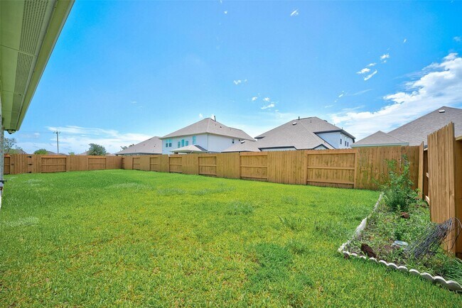 Building Photo - 13126 Lago Acero