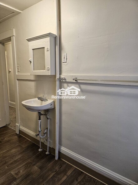 Building Photo - 1108 25th St