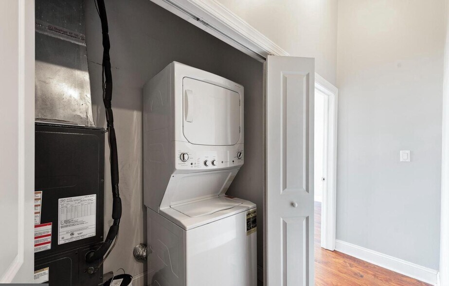 Building Photo - 2478 Frankford Ave