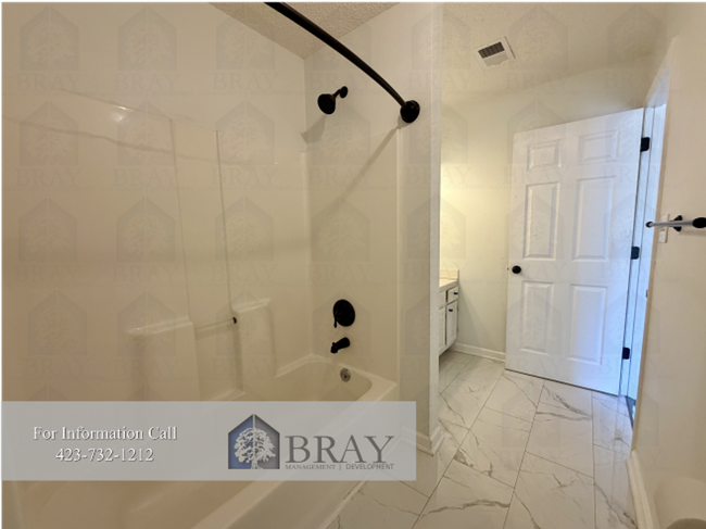 Building Photo - Updated spacious 4-Bedroom Near Boones Creek