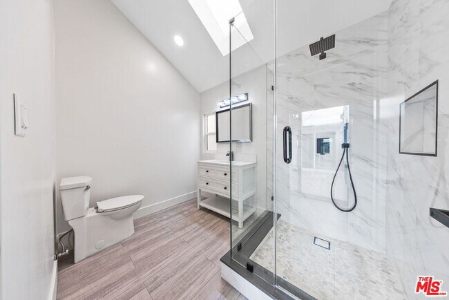 Building Photo - 5455 Harcross Dr