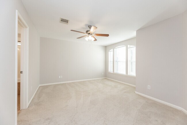 Building Photo - 1006 Vernage Rd