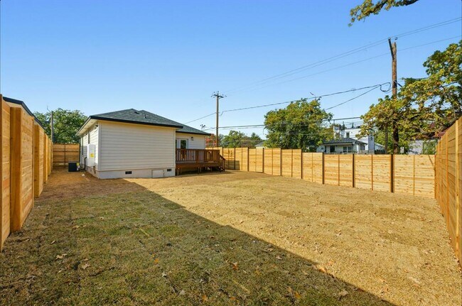Building Photo - 1199 Coleto St
