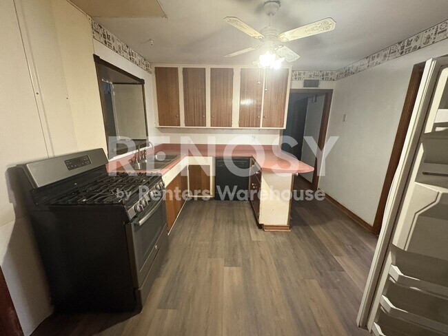 Building Photo - 1501 Briarwood Blvd