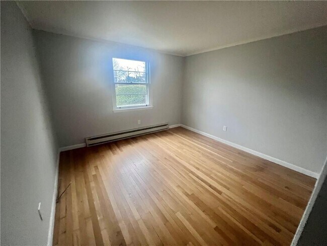 Building Photo - 19 Ethel Dr