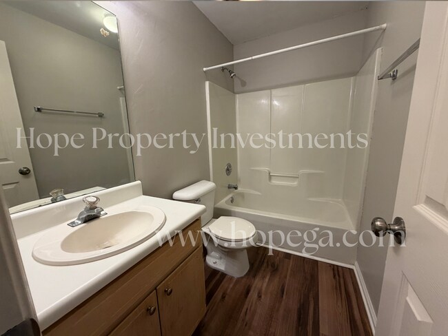 Building Photo - 172 St James Pl