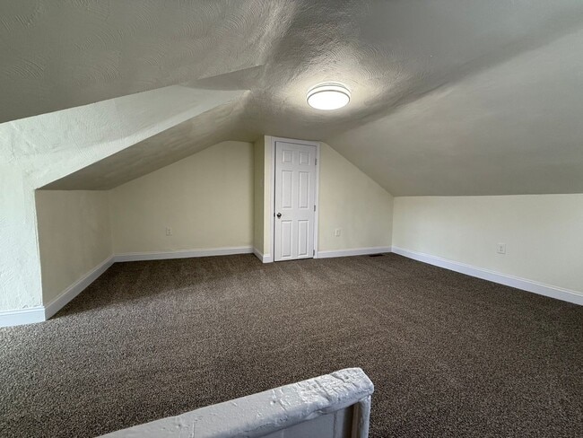 Building Photo - Updated 2BR 1.5 Bath House now available!