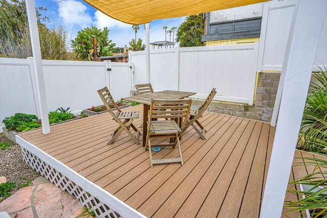 Building Photo - Adorable cottage in Ocean Beach!