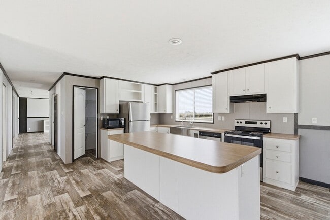 Building Photo - 303 Mesa Rdg
