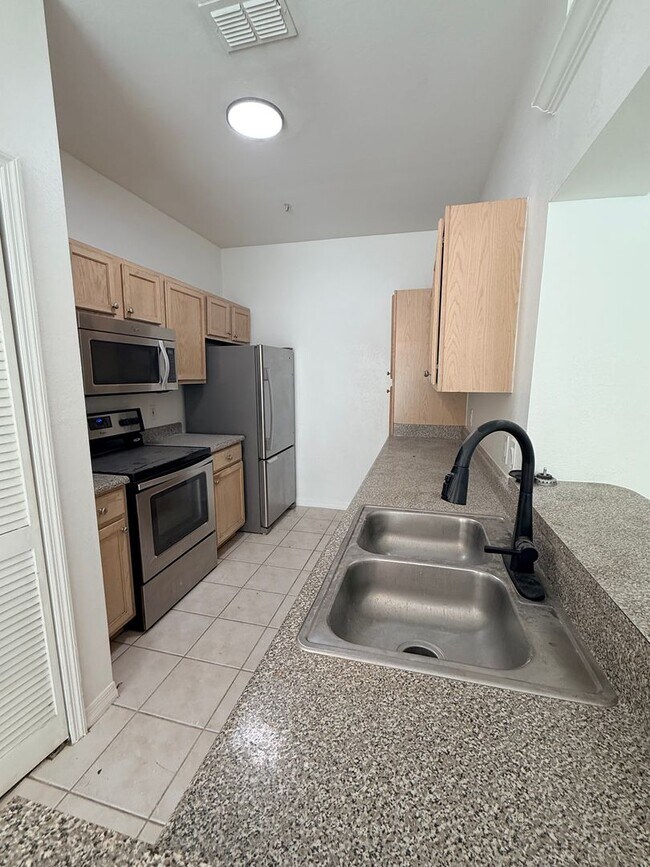 Building Photo - 7800 Point Meadows Dr
