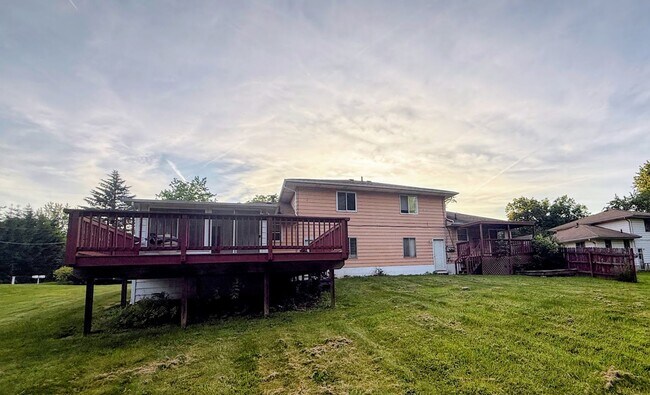 Building Photo - 4545-4549 Cynthia Dr