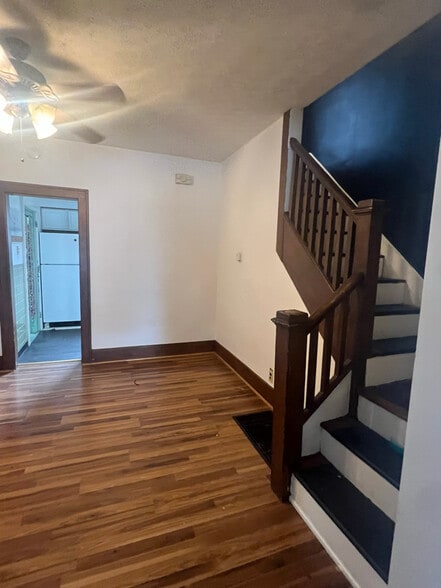 Building Photo - 806 N 3rd St