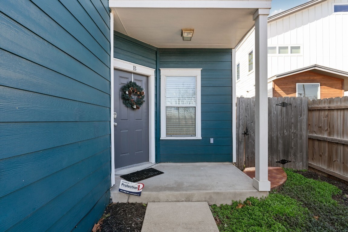 Building Photo - 1810 Adina St