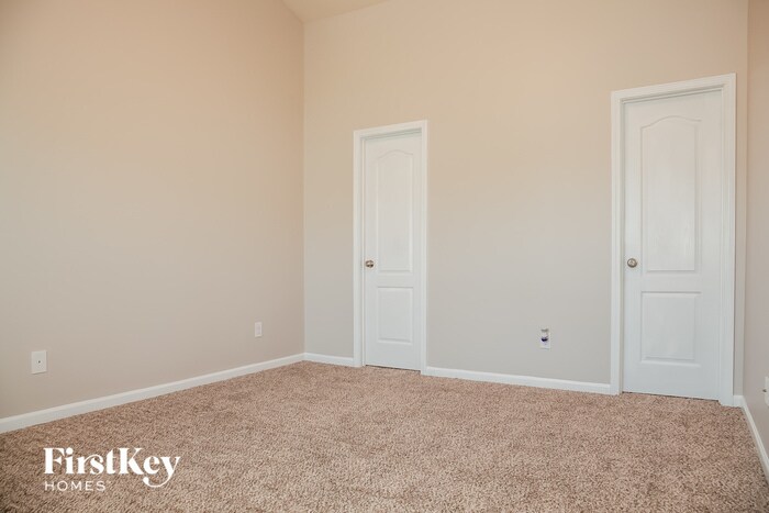 Building Photo - 7405 Hidden Creek Dr