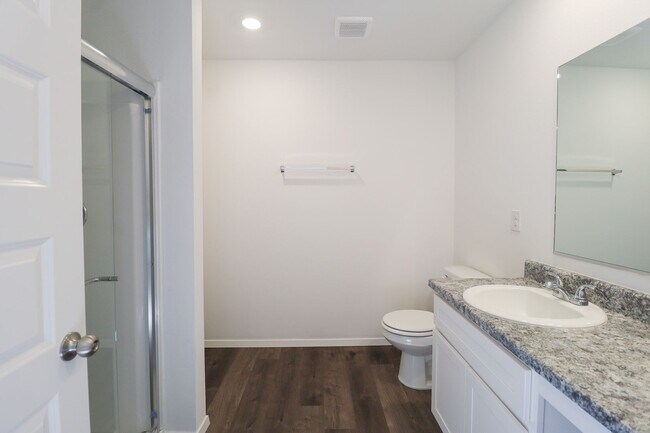 Building Photo - New Build 3 Bedroom 2 Bath available 6/1 in Robninson Ranch!