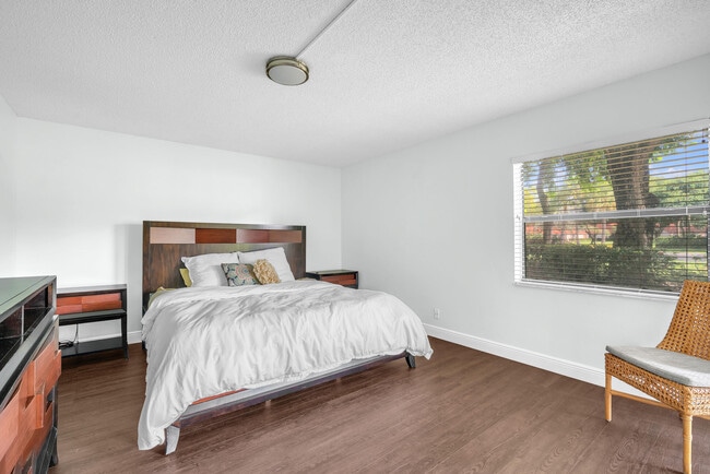 Building Photo - 1403 Congressional Way