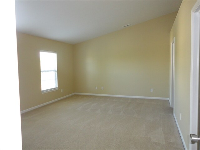 Building Photo - 16947 Tree Top Ct