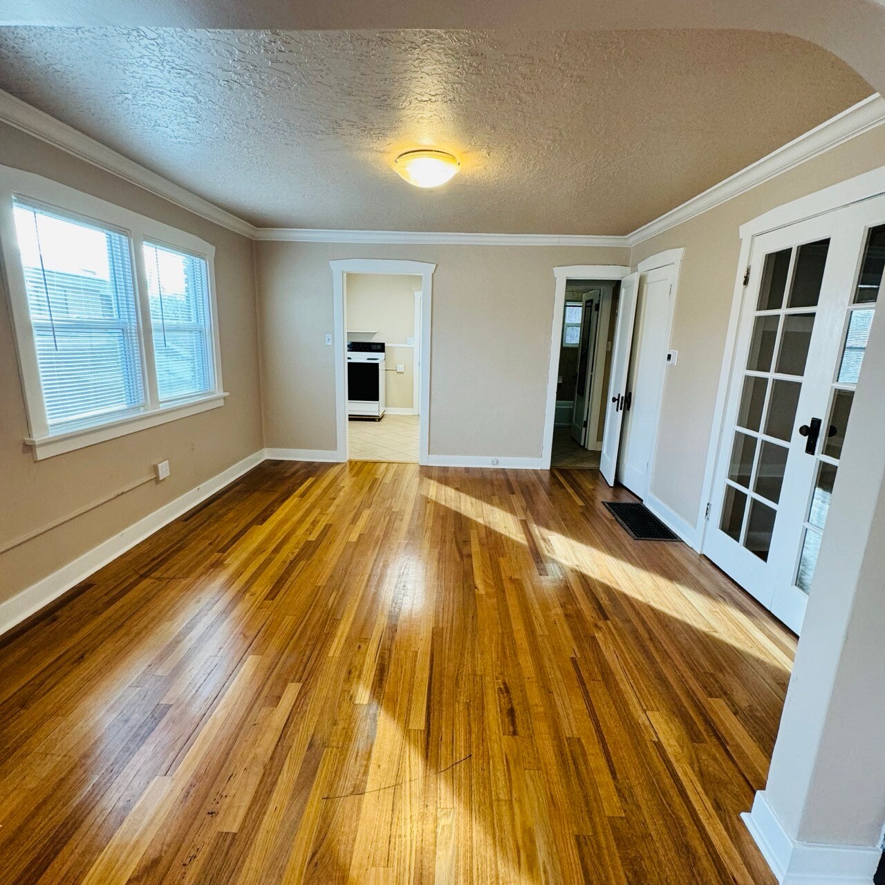 Building Photo - 732 S 900 E