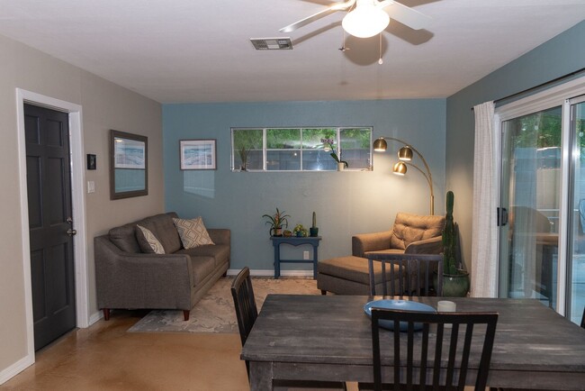 Building Photo - Charming 3BR House in Scottsdale