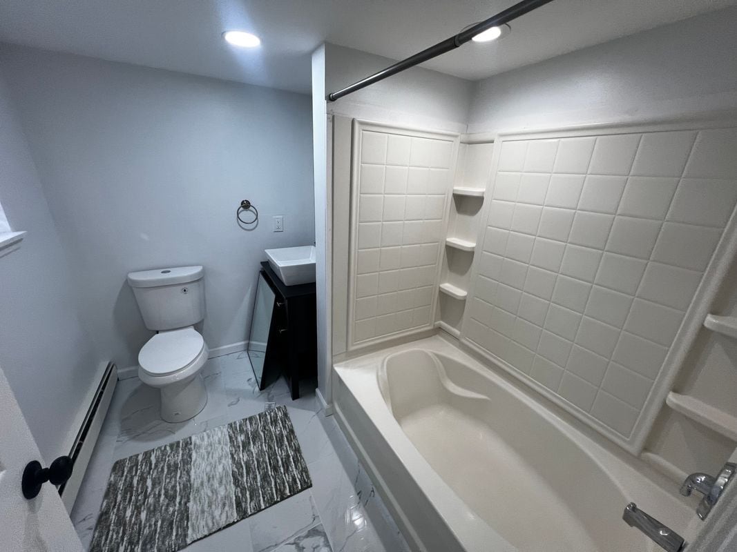 Building Photo - 25 Spruce St