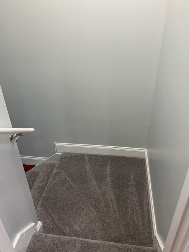 Building Photo - Lovely Eastside Townhome Condo Near Vet School- 3BR/3BATH!