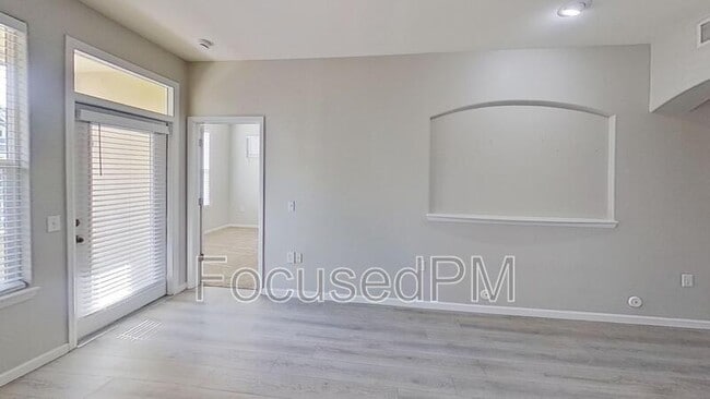 Building Photo - 1747 N Pearl St