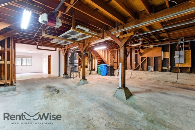 Building Photo - 61 Marview Way