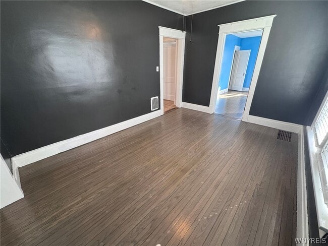 Building Photo - 55 Parkwood Ave