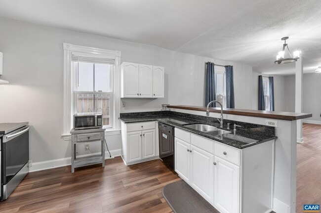 Building Photo - 800 Anderson St