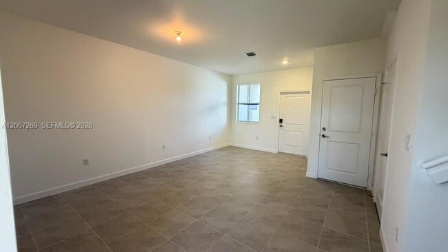 Building Photo - 2537 SE 25th Ct