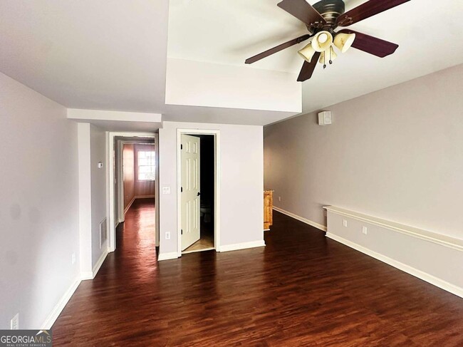 Building Photo - 2745 Lenox Rd NE